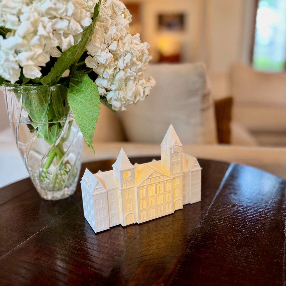 Graduation gift for Auburn student – 3D printed replica of Samford Hall