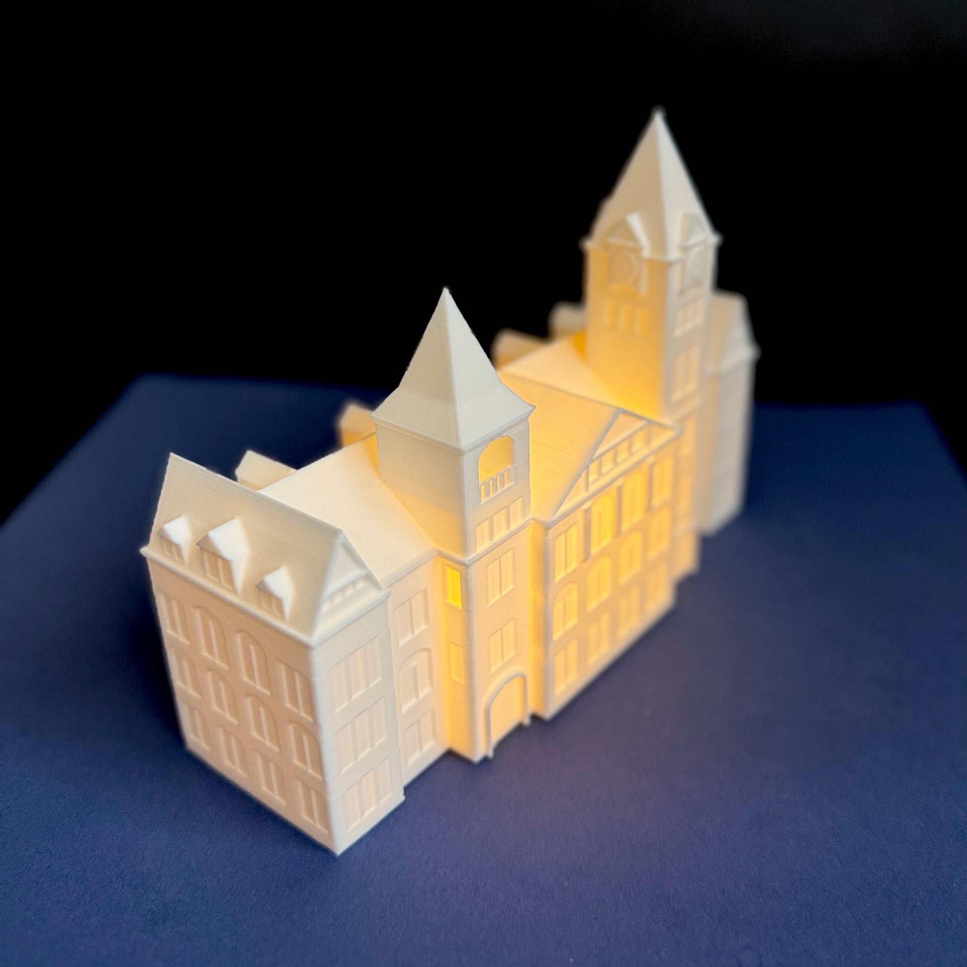 Auburn-themed dorm accessory – glowing Samford Hall replica