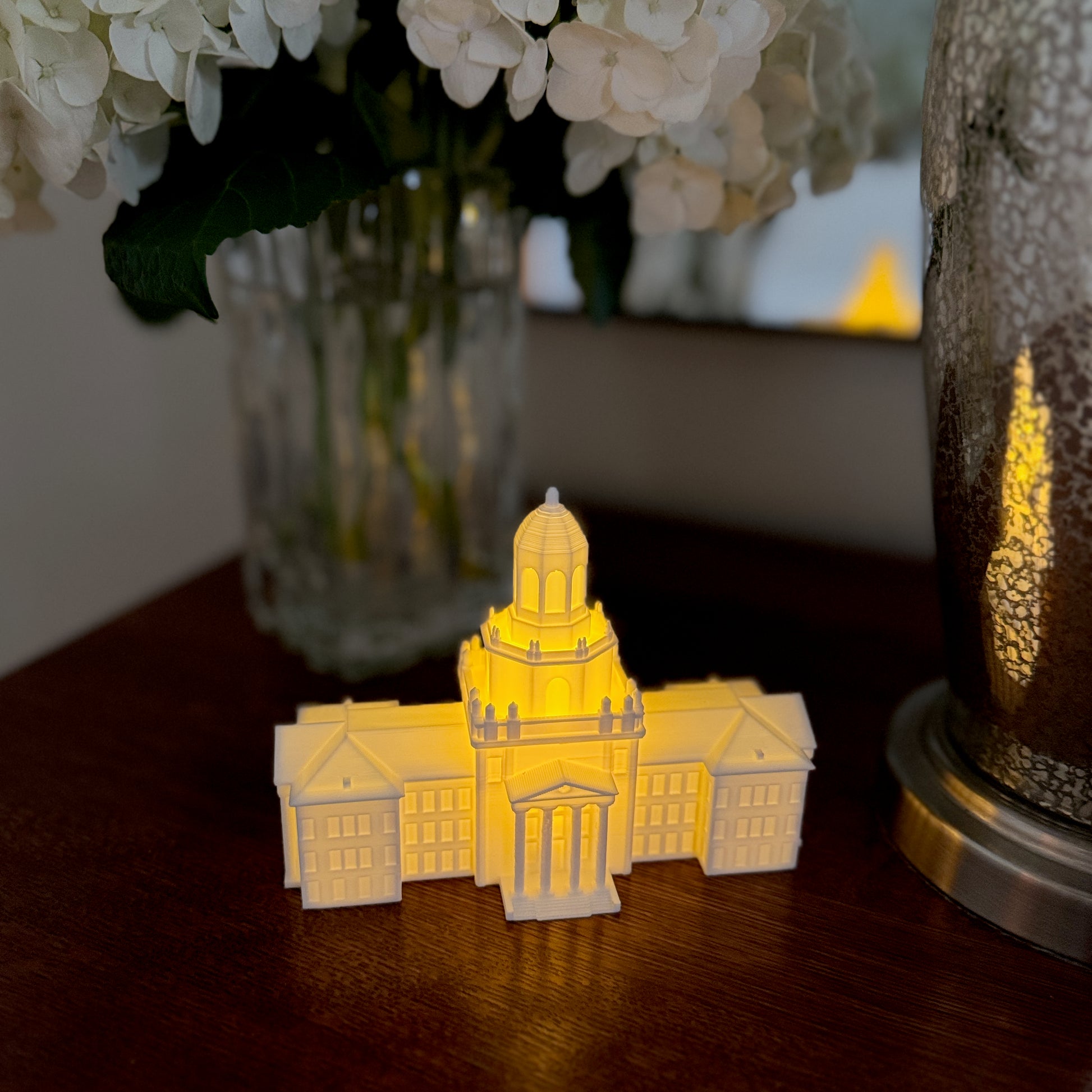 Lighted 3D printed Pat Neff Hall building used as a unique Baylor University alumni wedding or groom's cake topper.