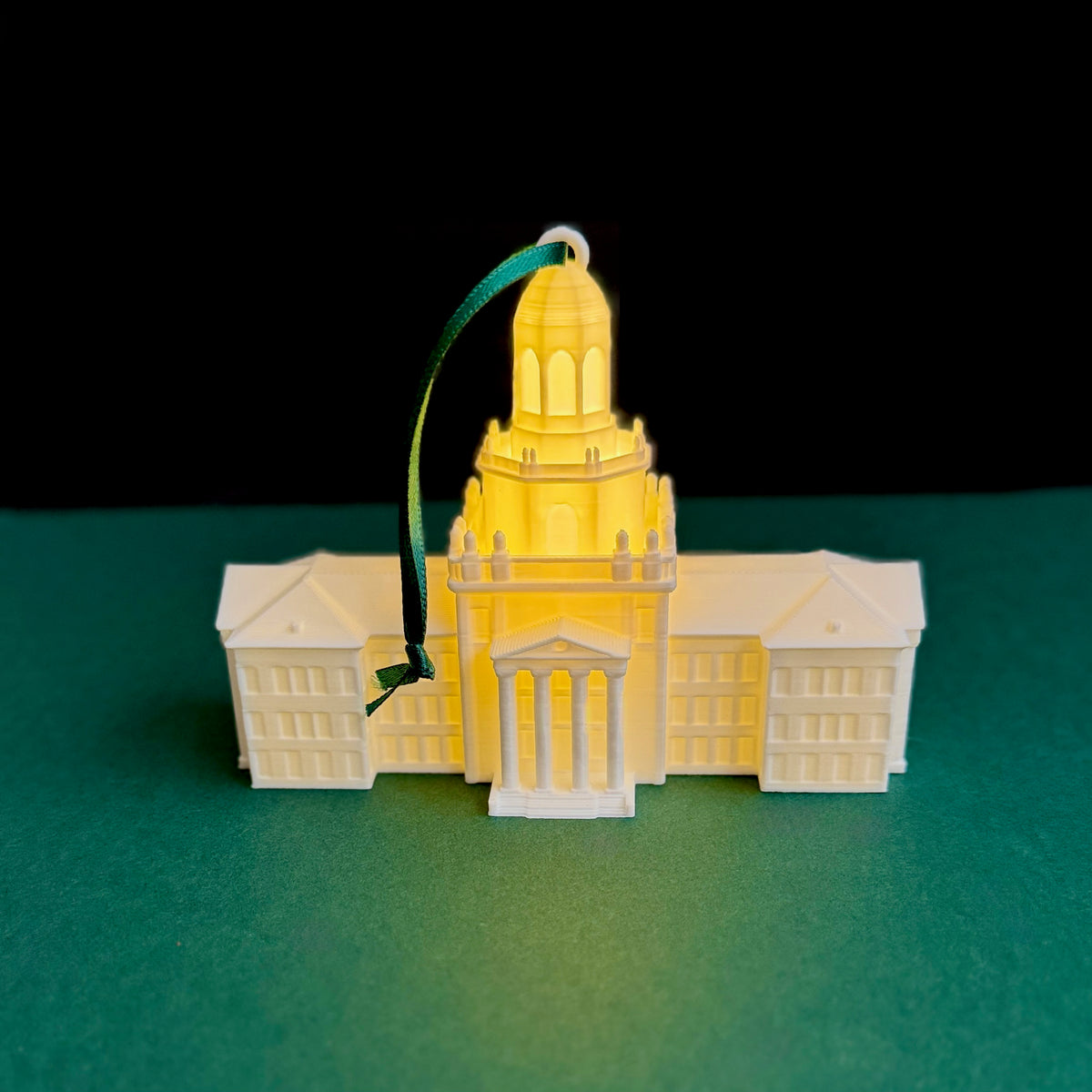 Front view of the Pat Neff ornament for Baylor fans.