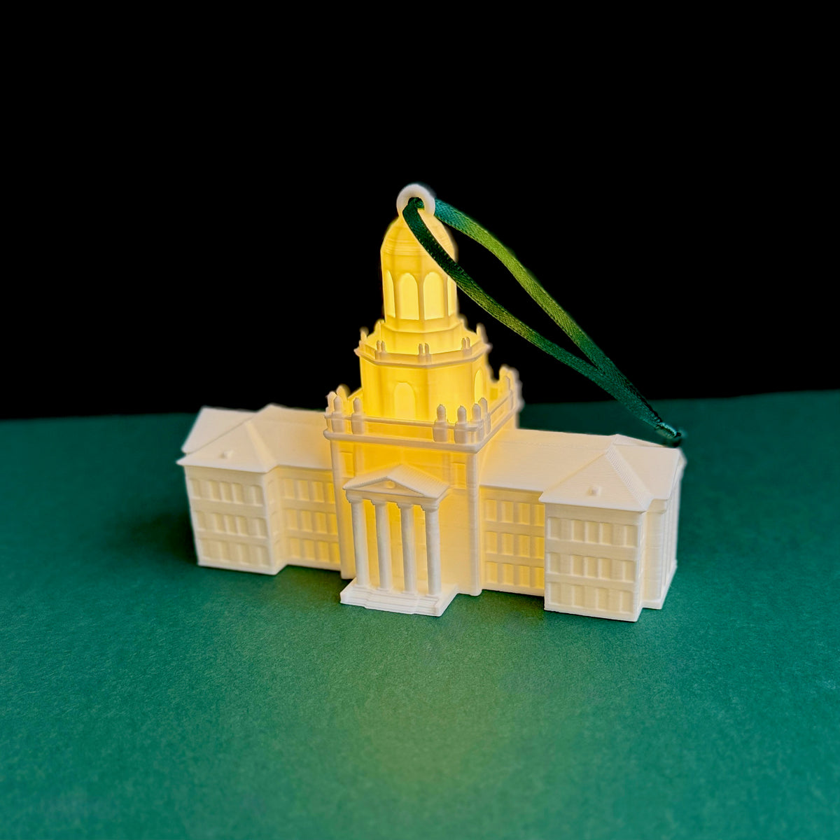 The Baylor Pat Neff Hall ornament with an LED light, a graduation keepsake for Bears students.