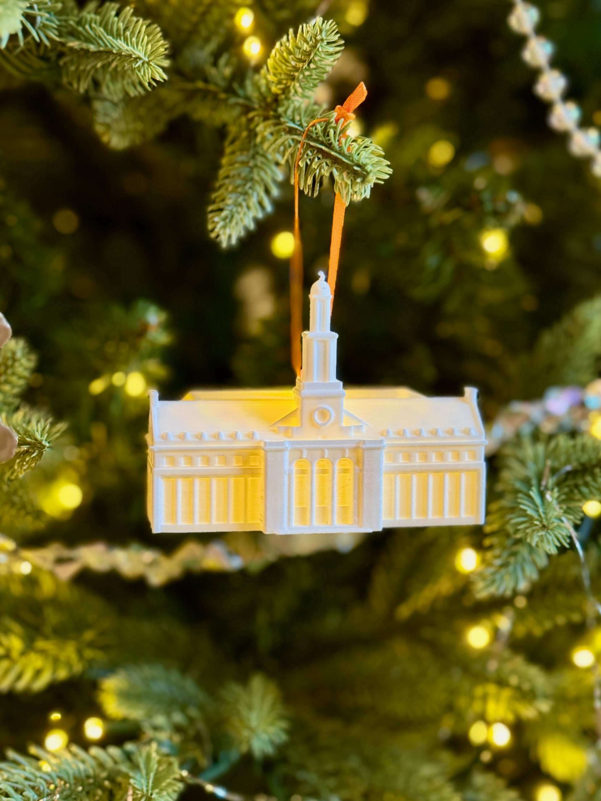 the OSU ornament featuring the Edmon Low Library building on the Stillwater campus.