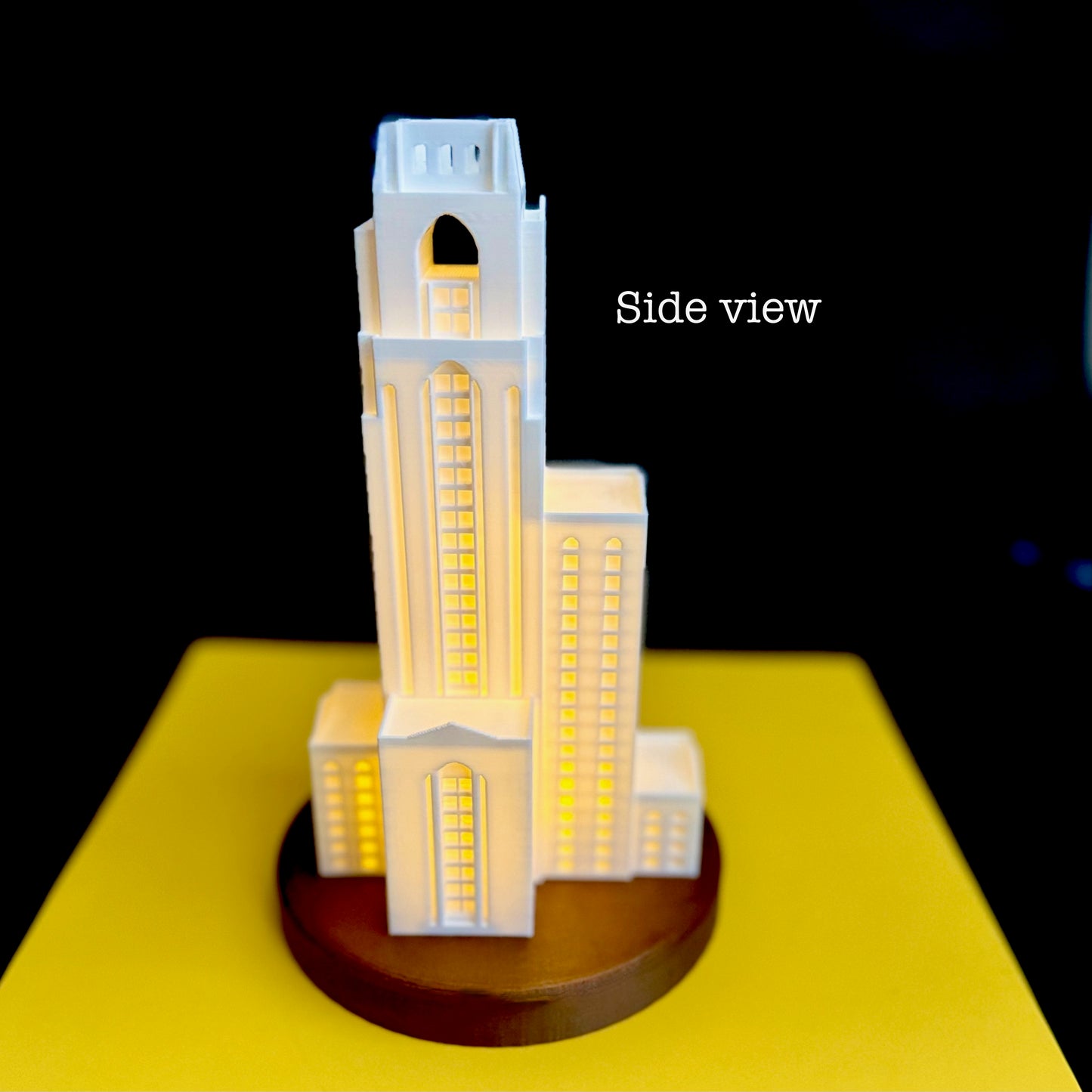 Side view of the Pitt Cathy lamp, used as a graduation giftf for Pittsburgh students.