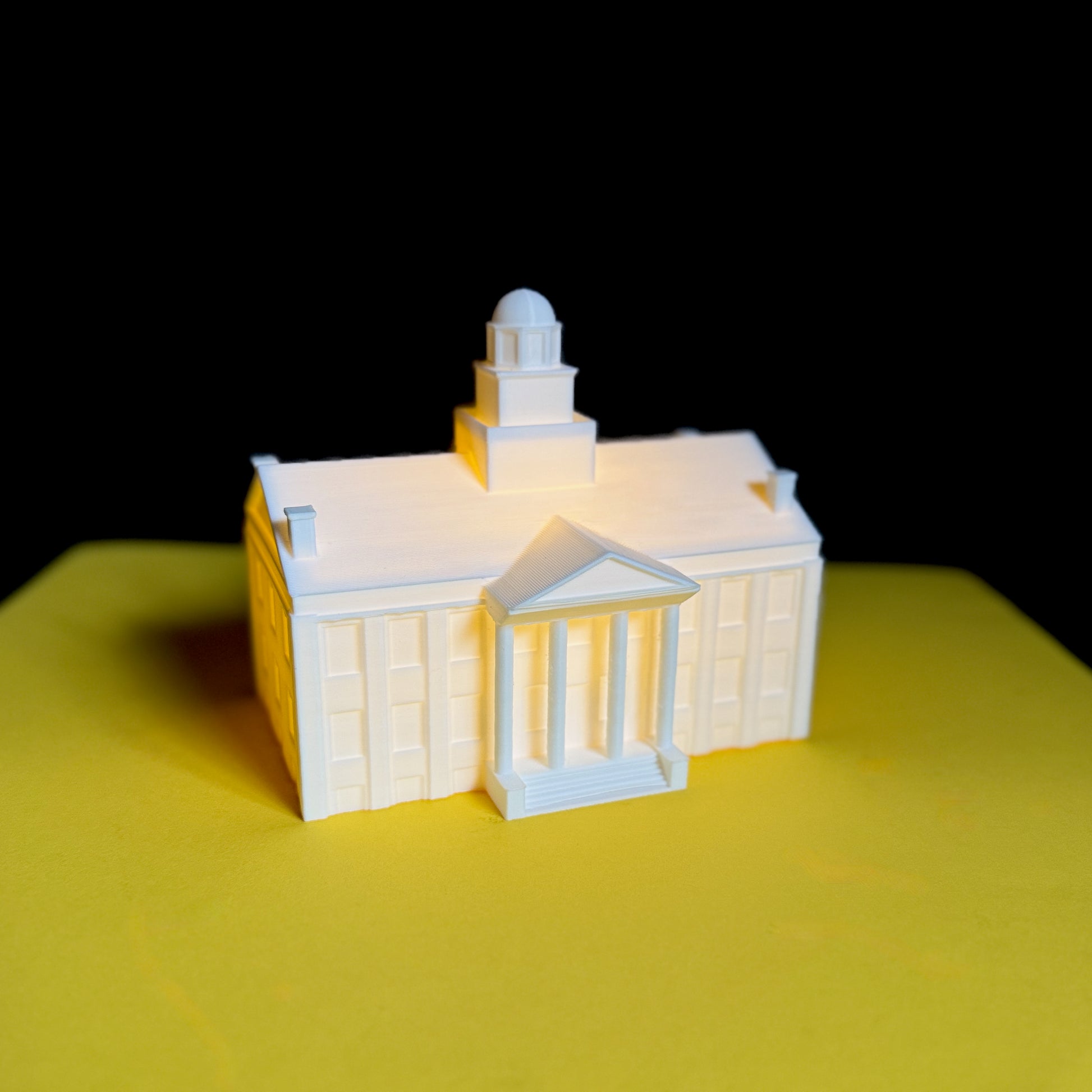 University of Iowa building night light – 3D printed LED decor for dorm room or fan shelf