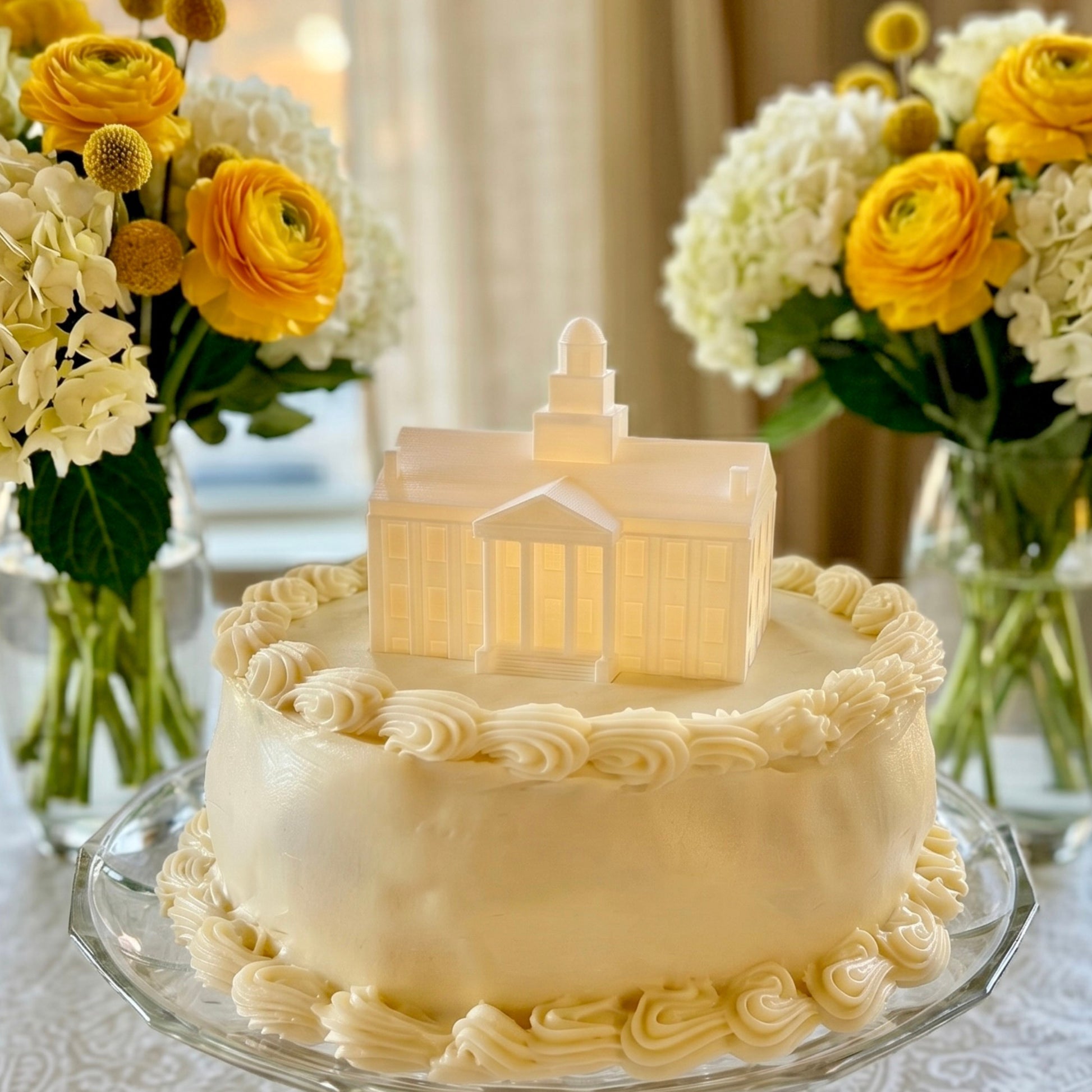 University of Iowa cake topper light, featuring a figurine designed as the Old Capitol building on the Ames campus.
