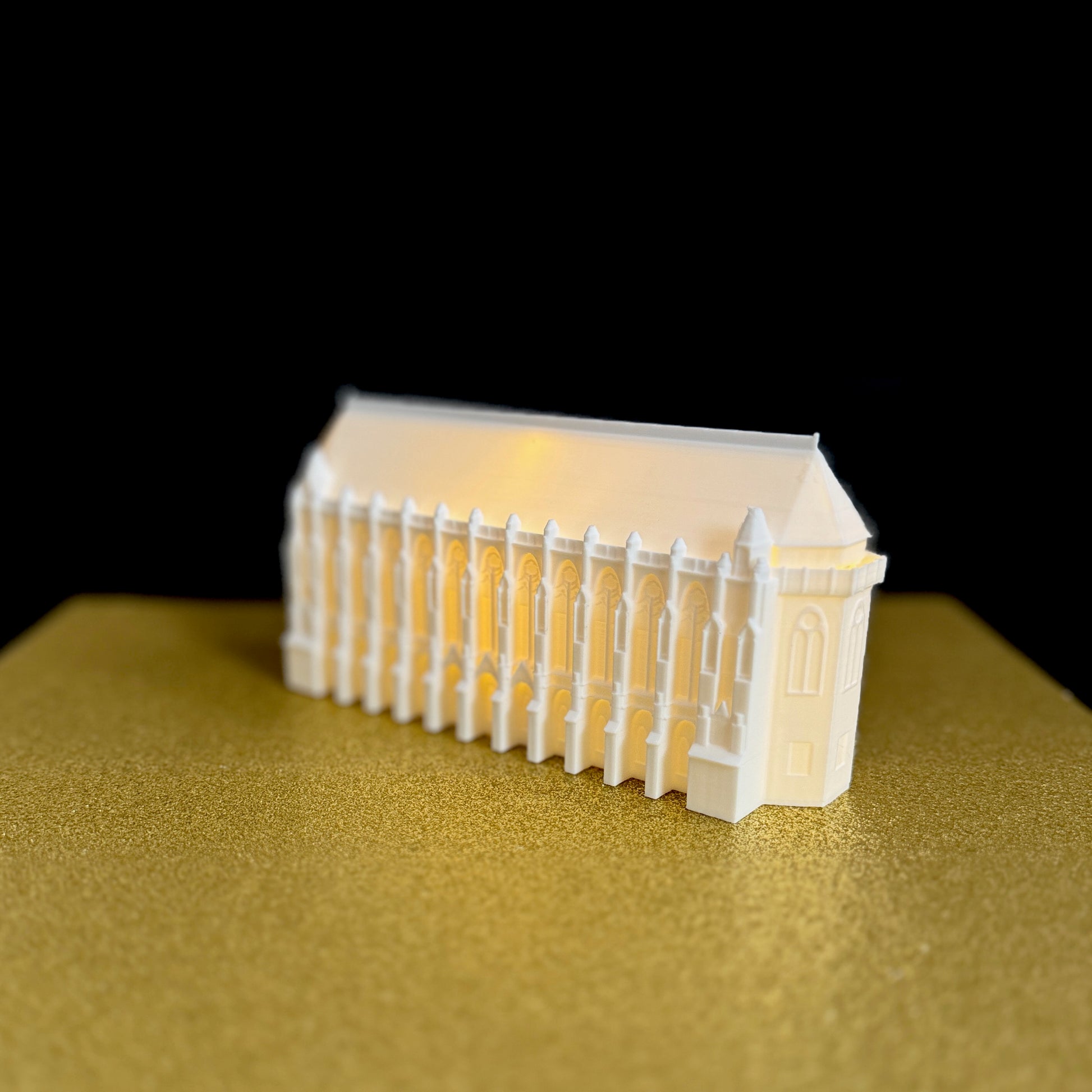 Side view of the University of Washingon light.