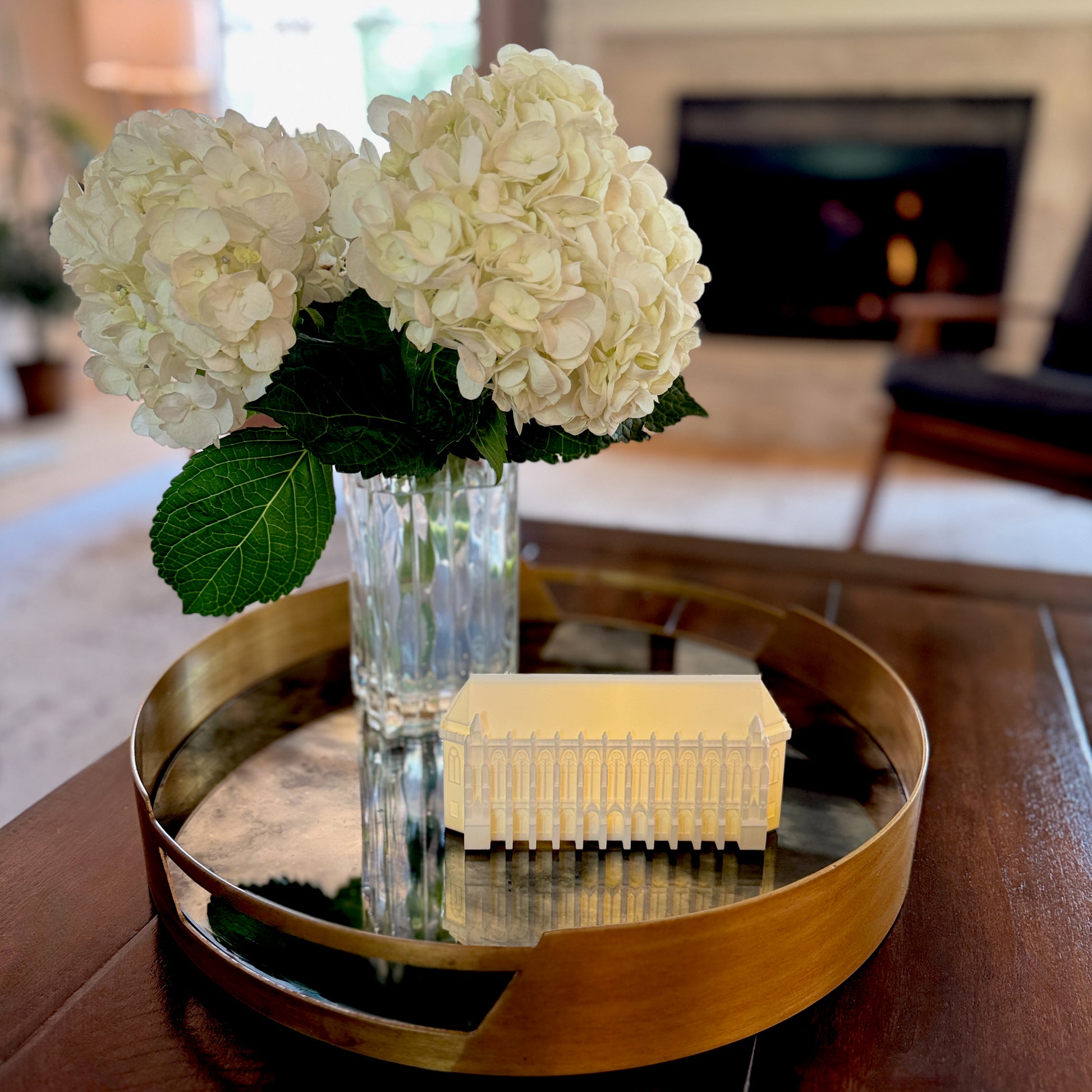 UW Suzzallo Library miniature lighted replica – perfect for dorm decor, Husky alumni gifts, or graduation cake toppers.